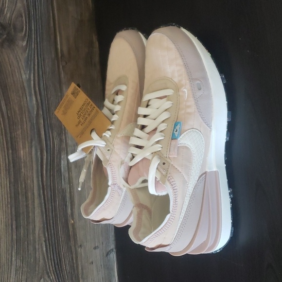 New Nike Waffle One Womens Sneakers Size 7 Beige Outdoor Faux Fur Neutral Casual - Picture 4 of 9